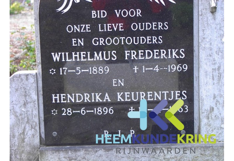 Grafstenen kerkhof Herwen Coll. HKR (232) W.Frederiks & H.Keurentjes